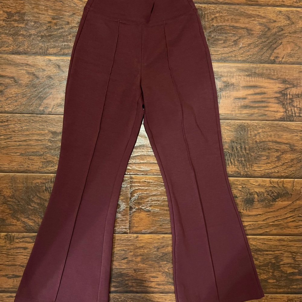 Old Navy Active High-Rise Leggings in Deep Red